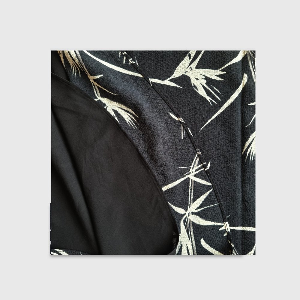 Size- S, 'now' tank top - Picture 4 of 5